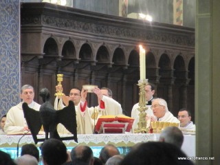 2013_03_28-ME-Duomo-Giovedì_S_Messa_Crismale-Arcivescovo_C_LA_PIANA