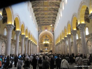 2013_03_28-ME-Duomo-Giovedì_S_Messa_Crismale-Arcivescovo_C_LA_PIANA